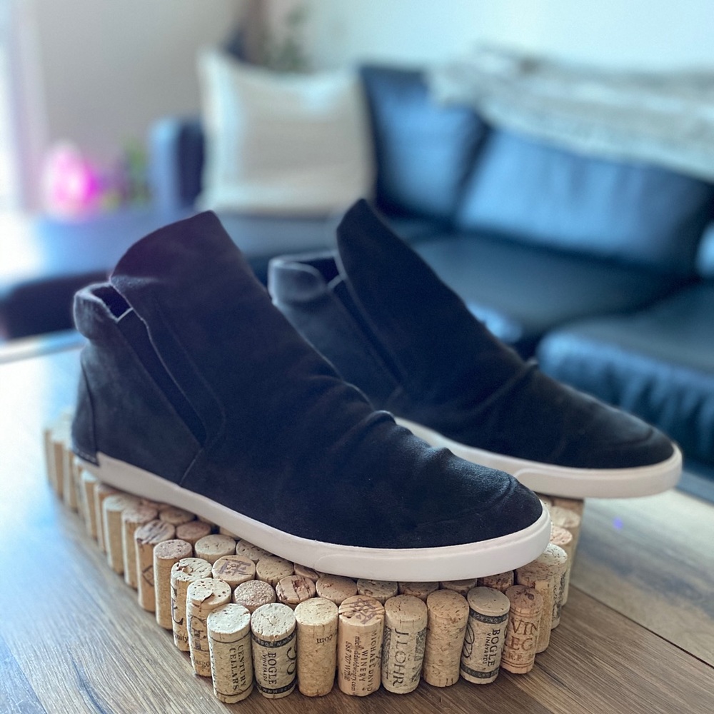 Kenneth Cole Gray Suede Counter Culture shoes